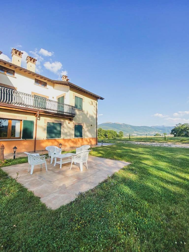 Villa Tadina Gualdo Tadino Exterior foto